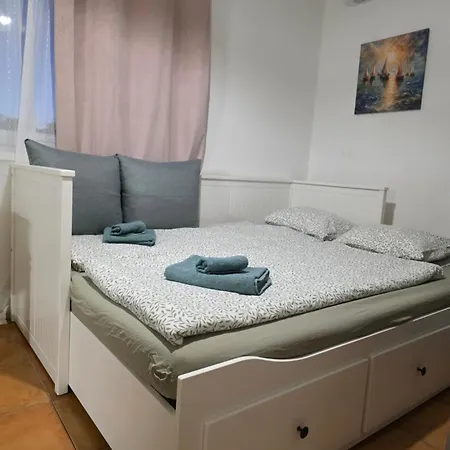 Διαμέρισμα Pipi Village 8a *